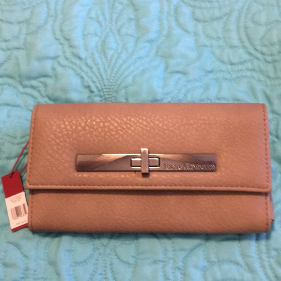 Enzo Angiolini Handbags - NWT Enzo Angiolini Taupe flap close wallet